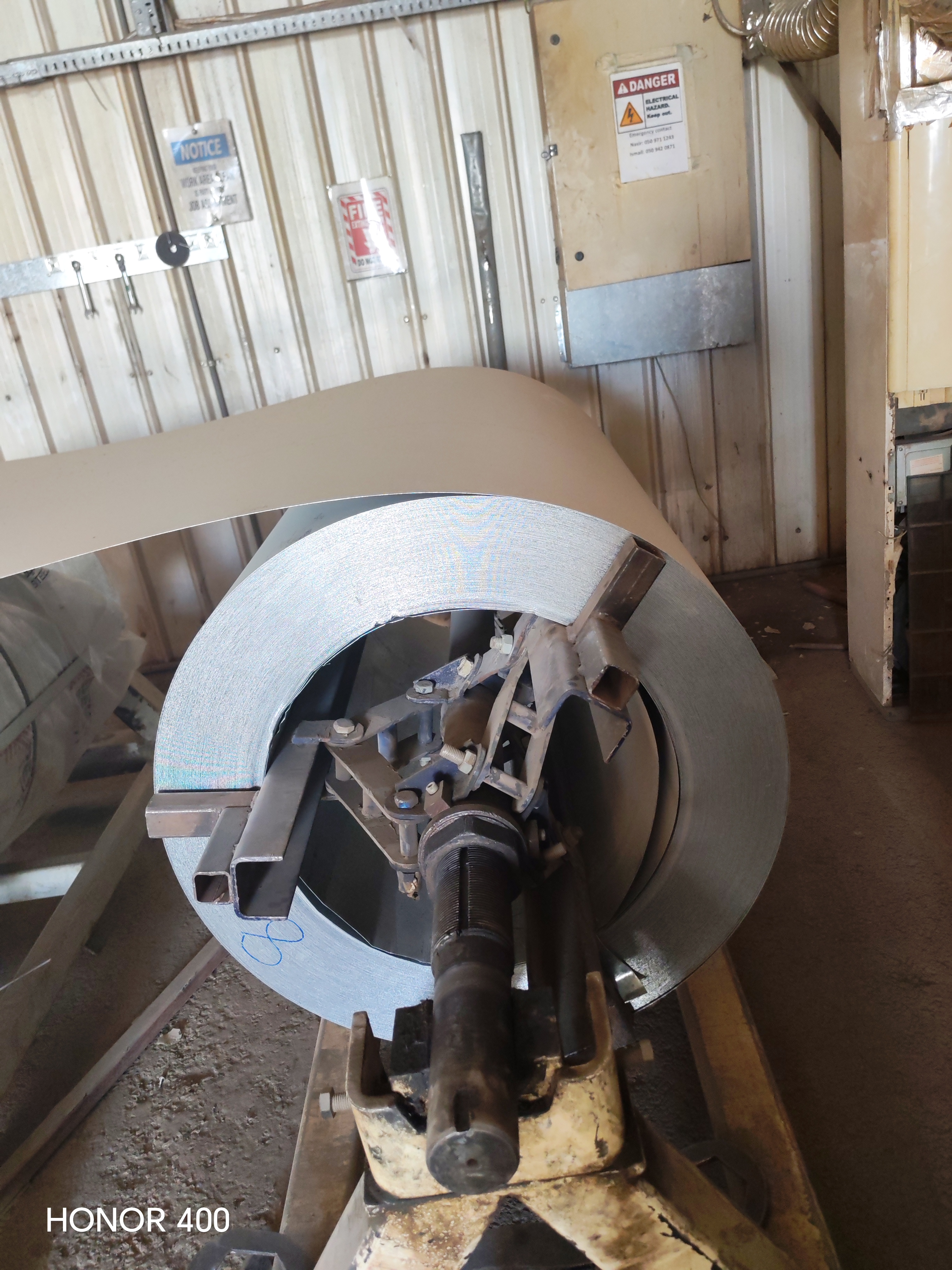 GALVANIZED STEEL SHEET 0.60 MM 275 GR/M2