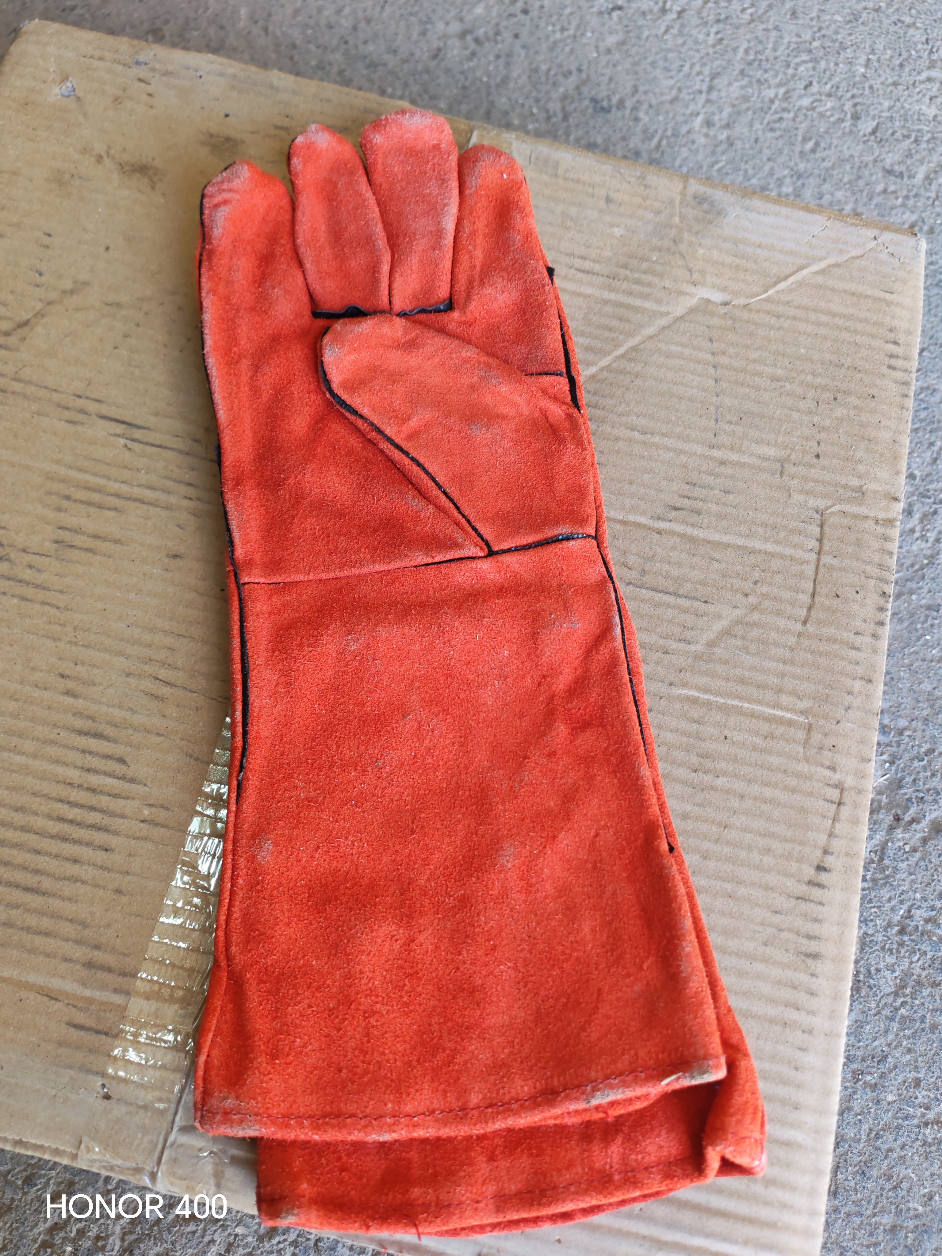 WELDING GLOVE