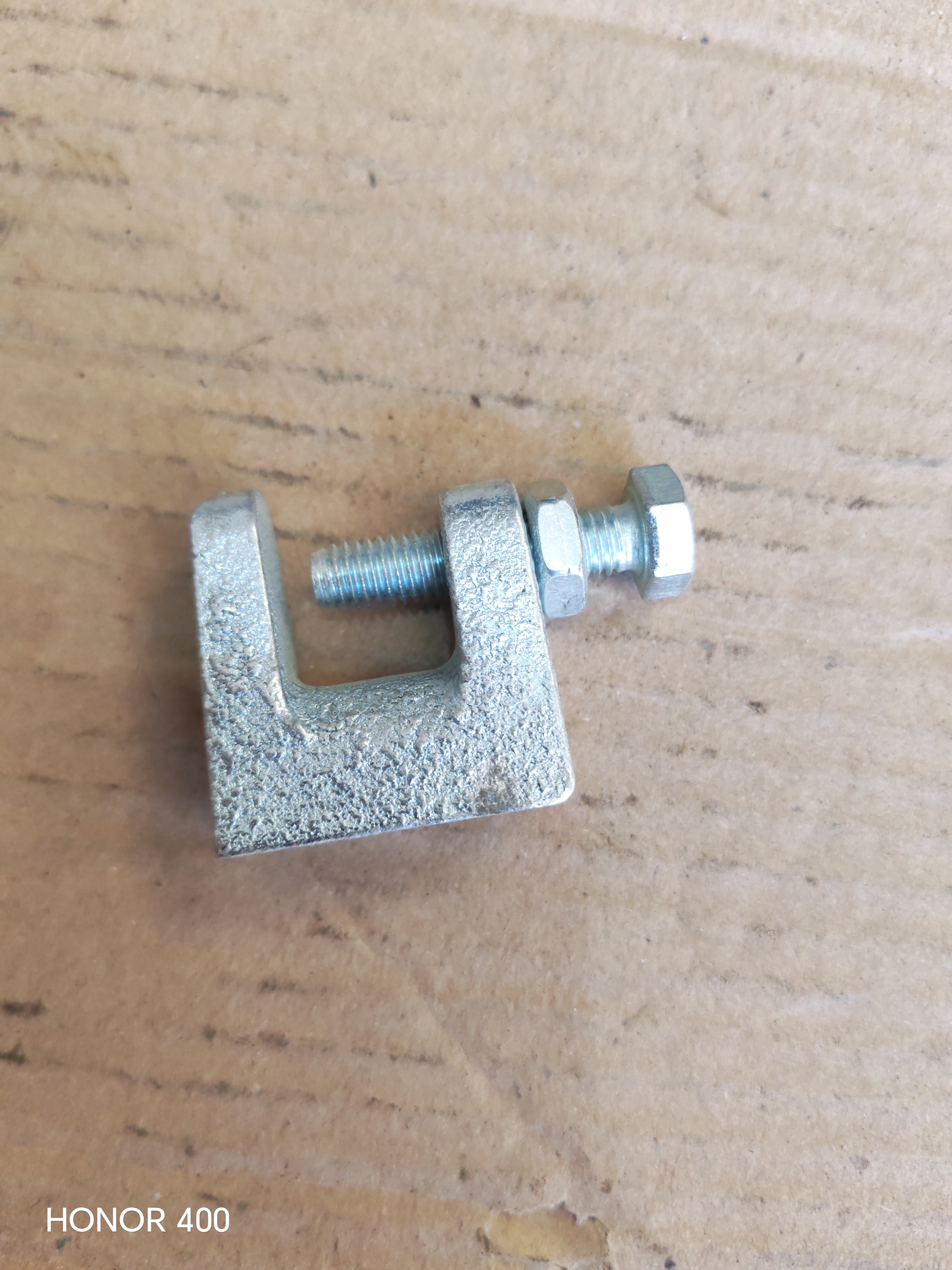 PROFILE HANGER CLAMP M8