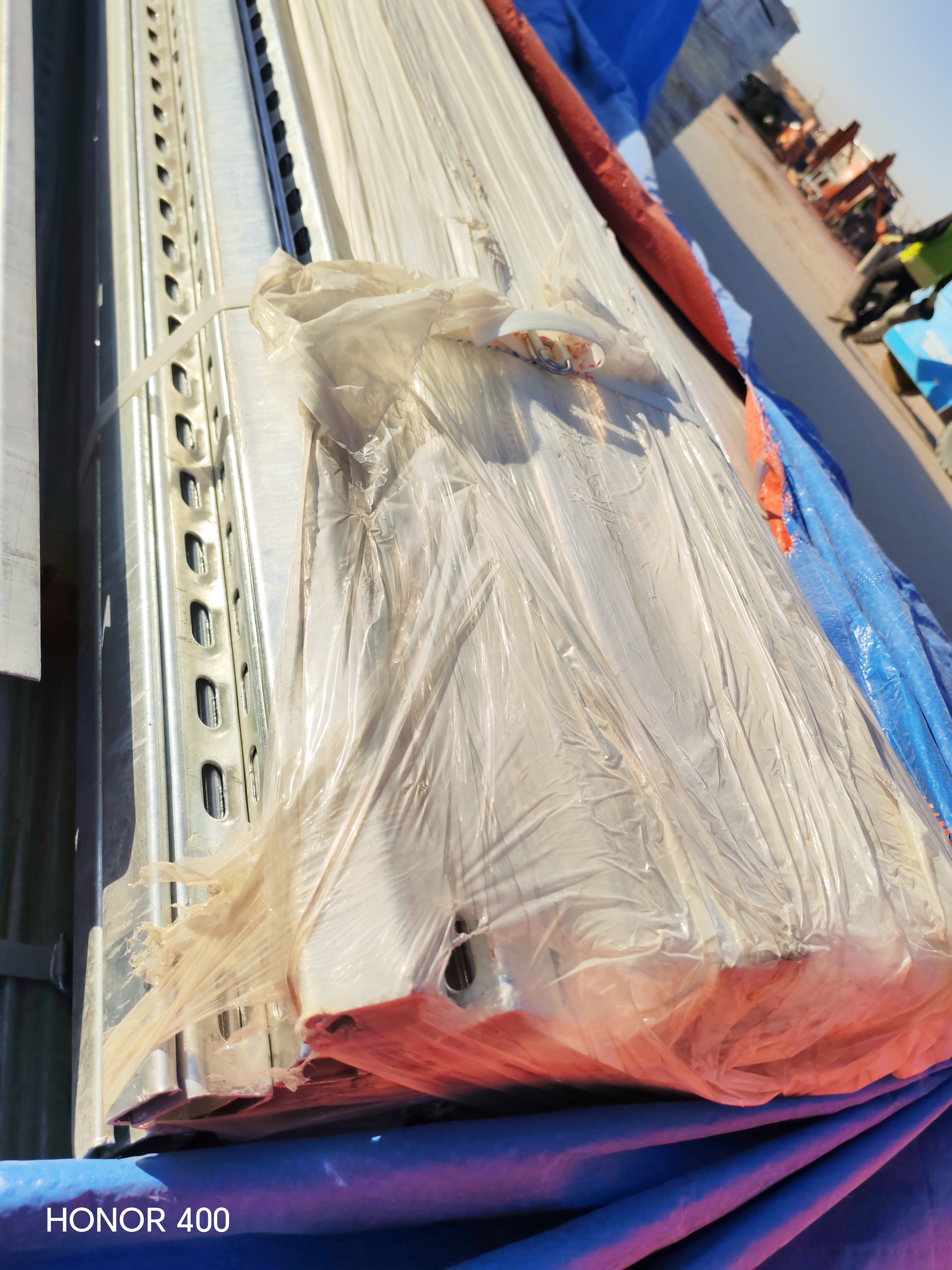 PERFORED U CANAL 41x41x41x2x3000