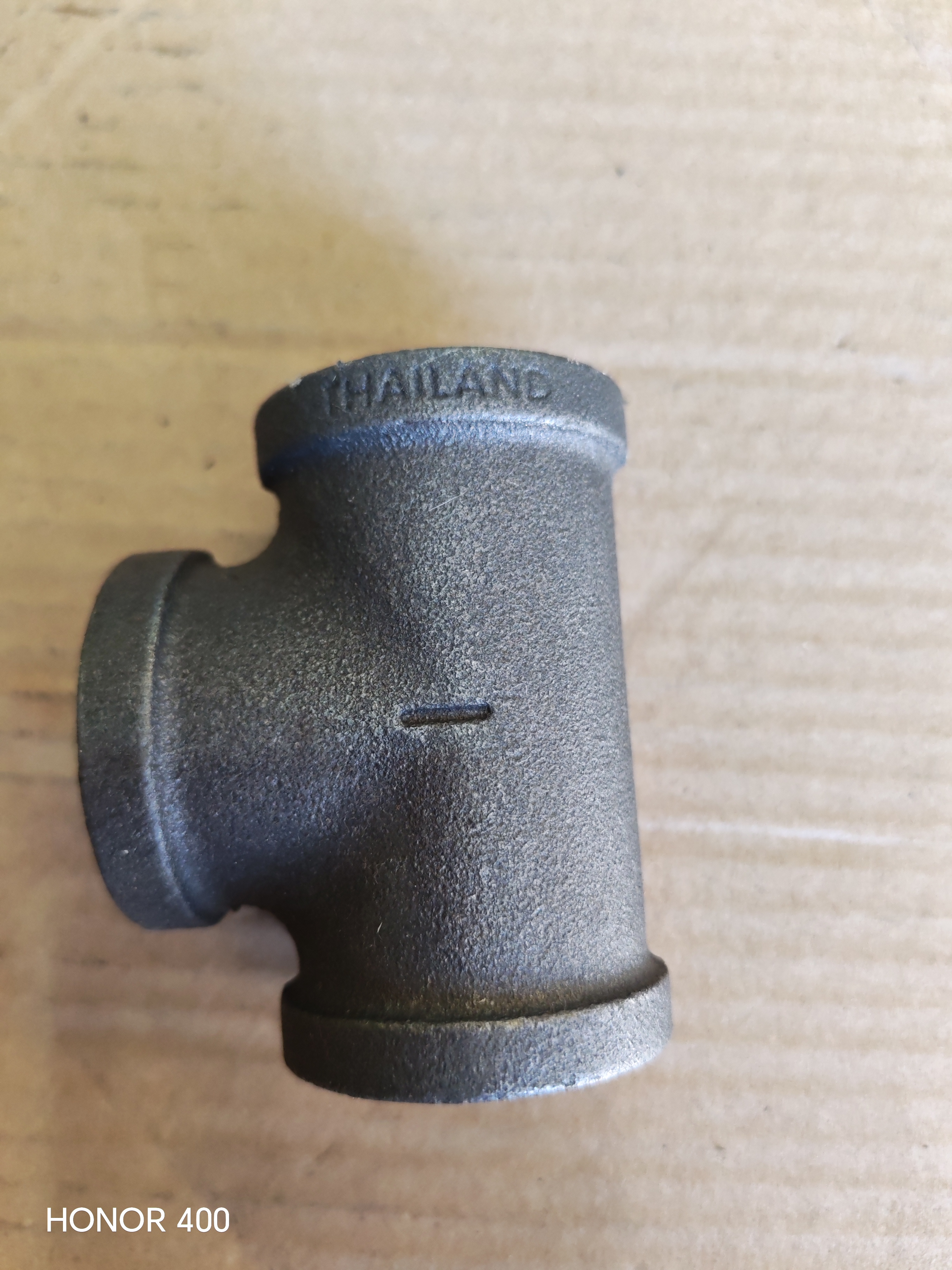 TEE THREADED BLACK 1 '