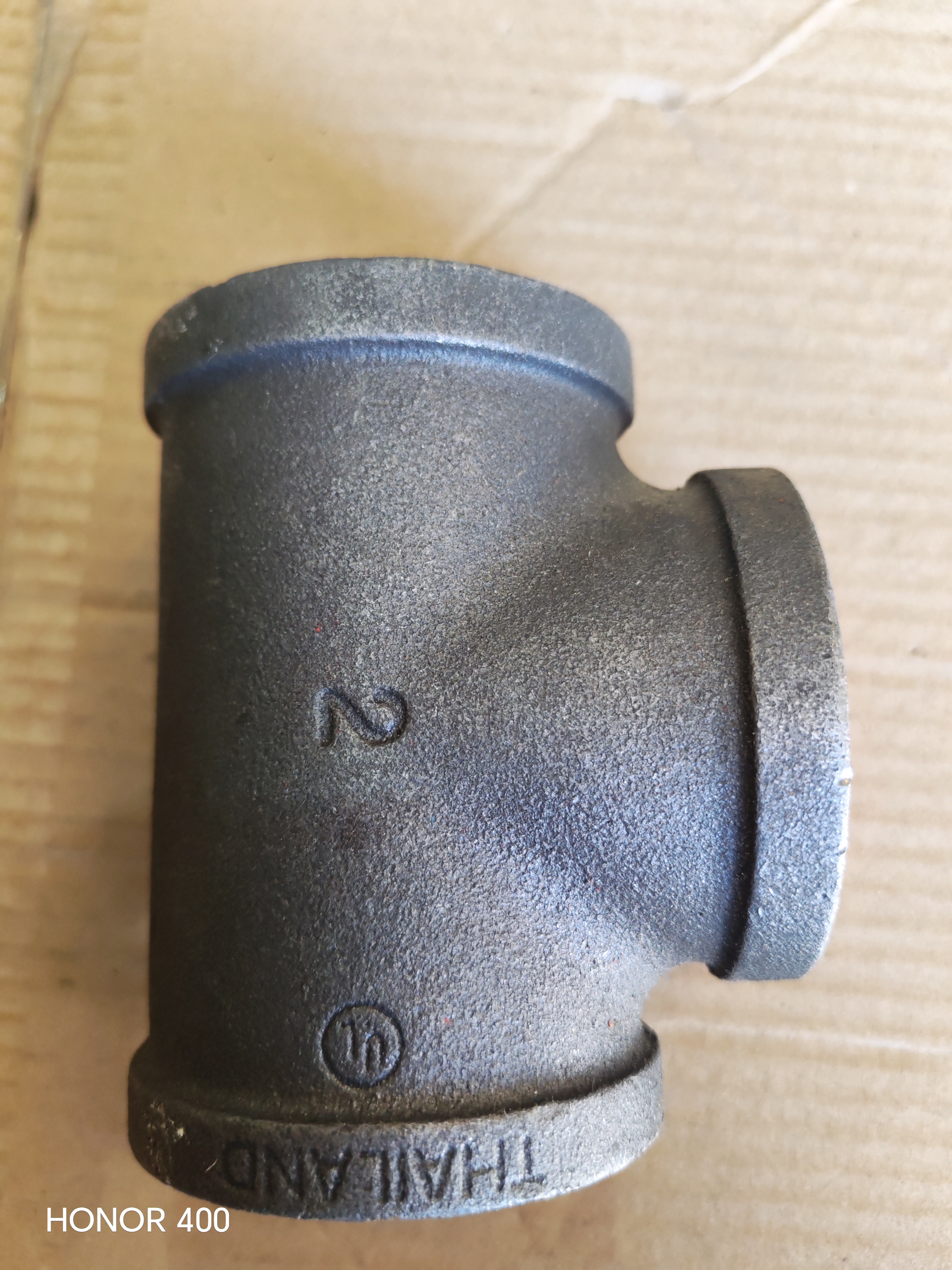 TEE THREADED BLACK 2 '