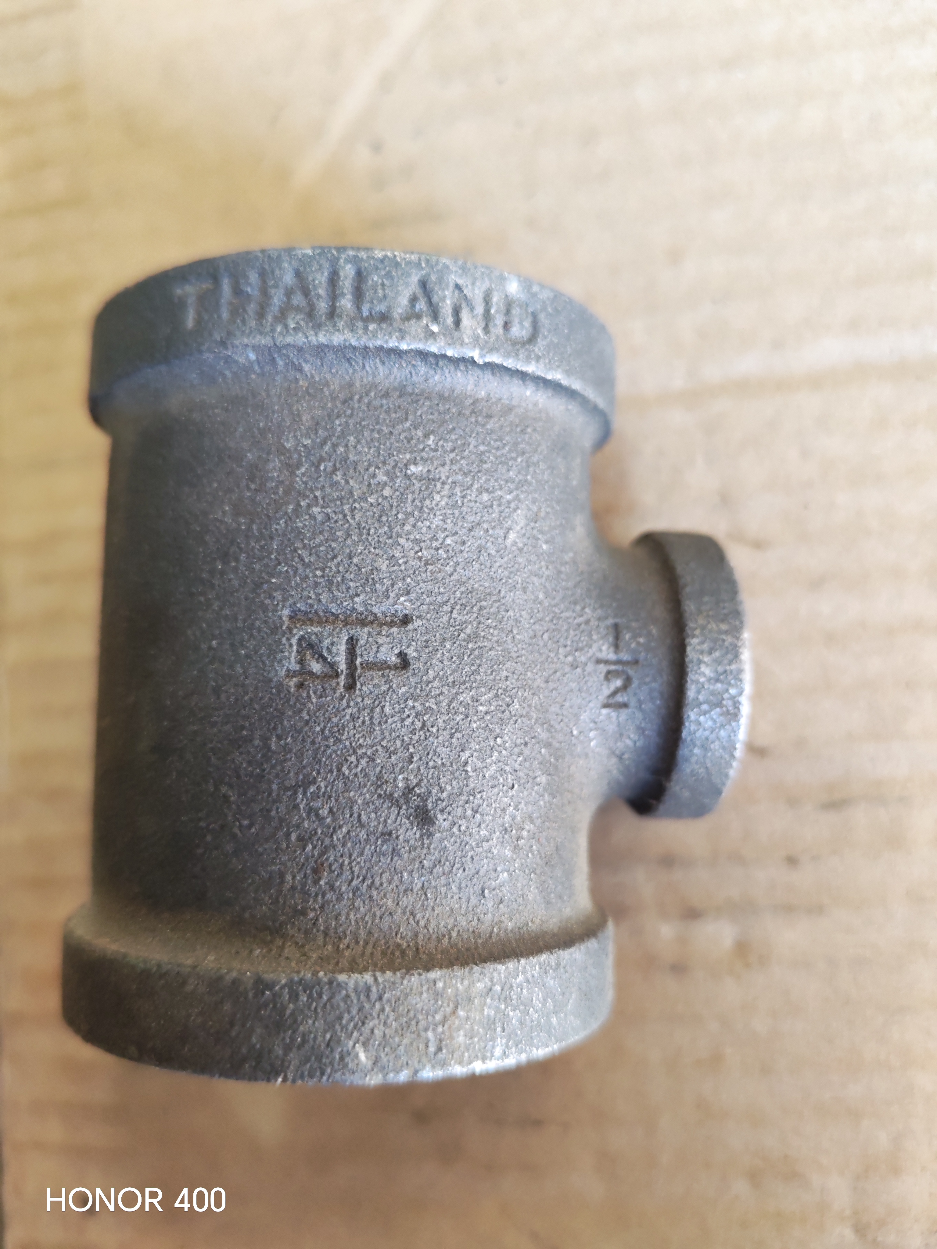 TEE THREADED BLACK  1 1/4 '-1/2 '-1 1/4 '