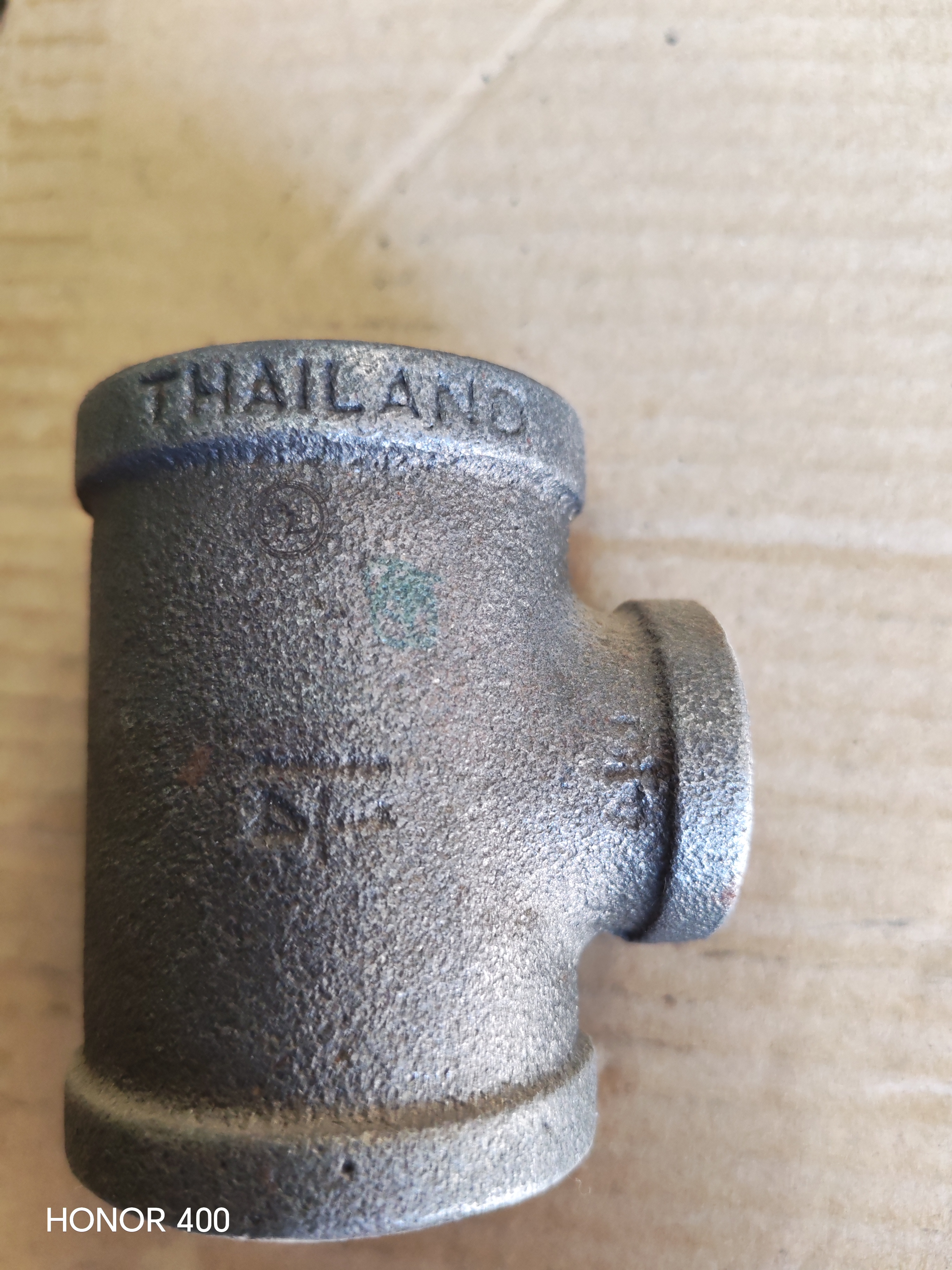 TEE THREADED BLACK  1 1/4 '-3/4 '-1 1/4 '