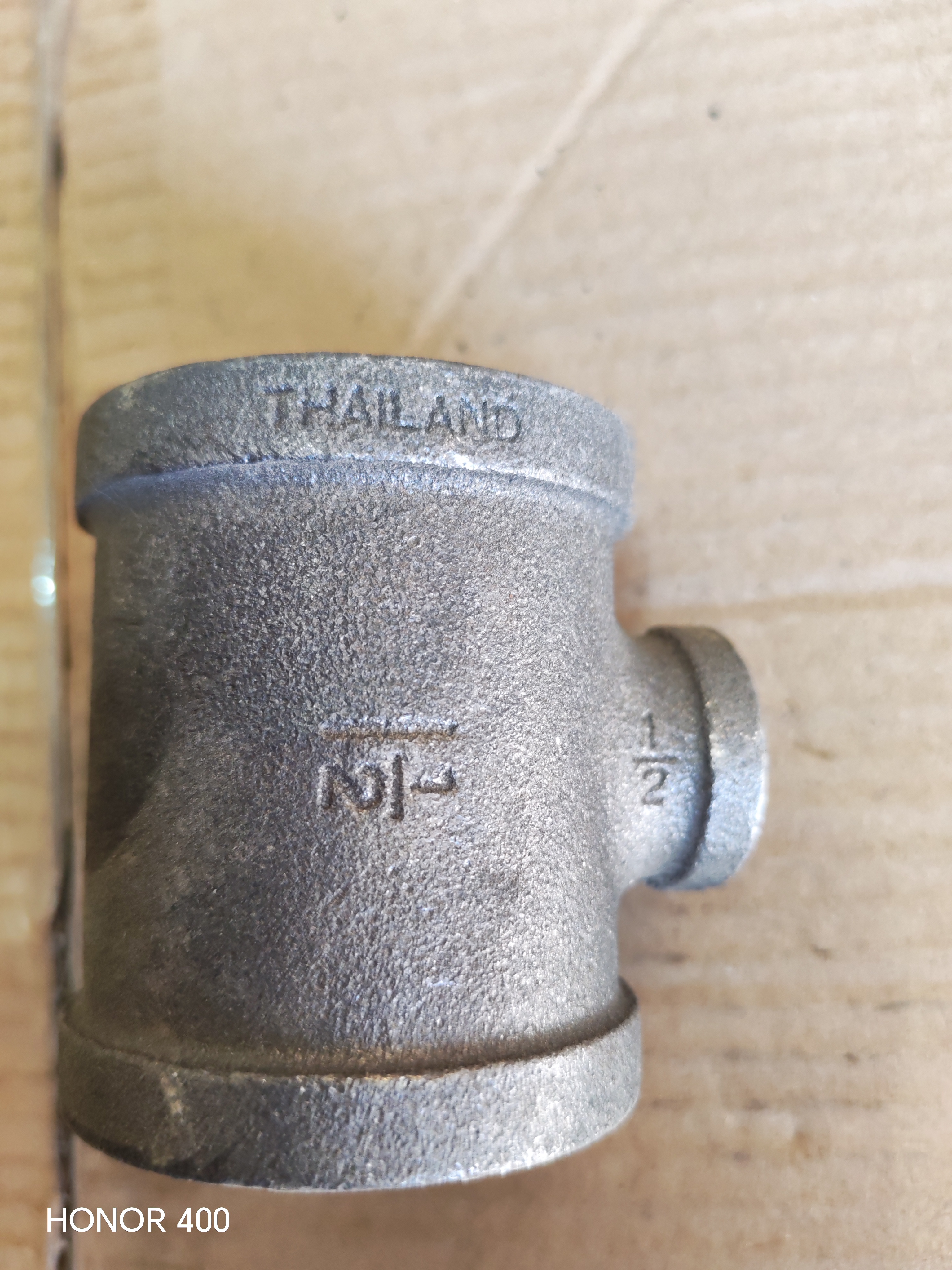 TEE THREADED BLACK  1 1/2 '-1/2 '-1 1/2 '