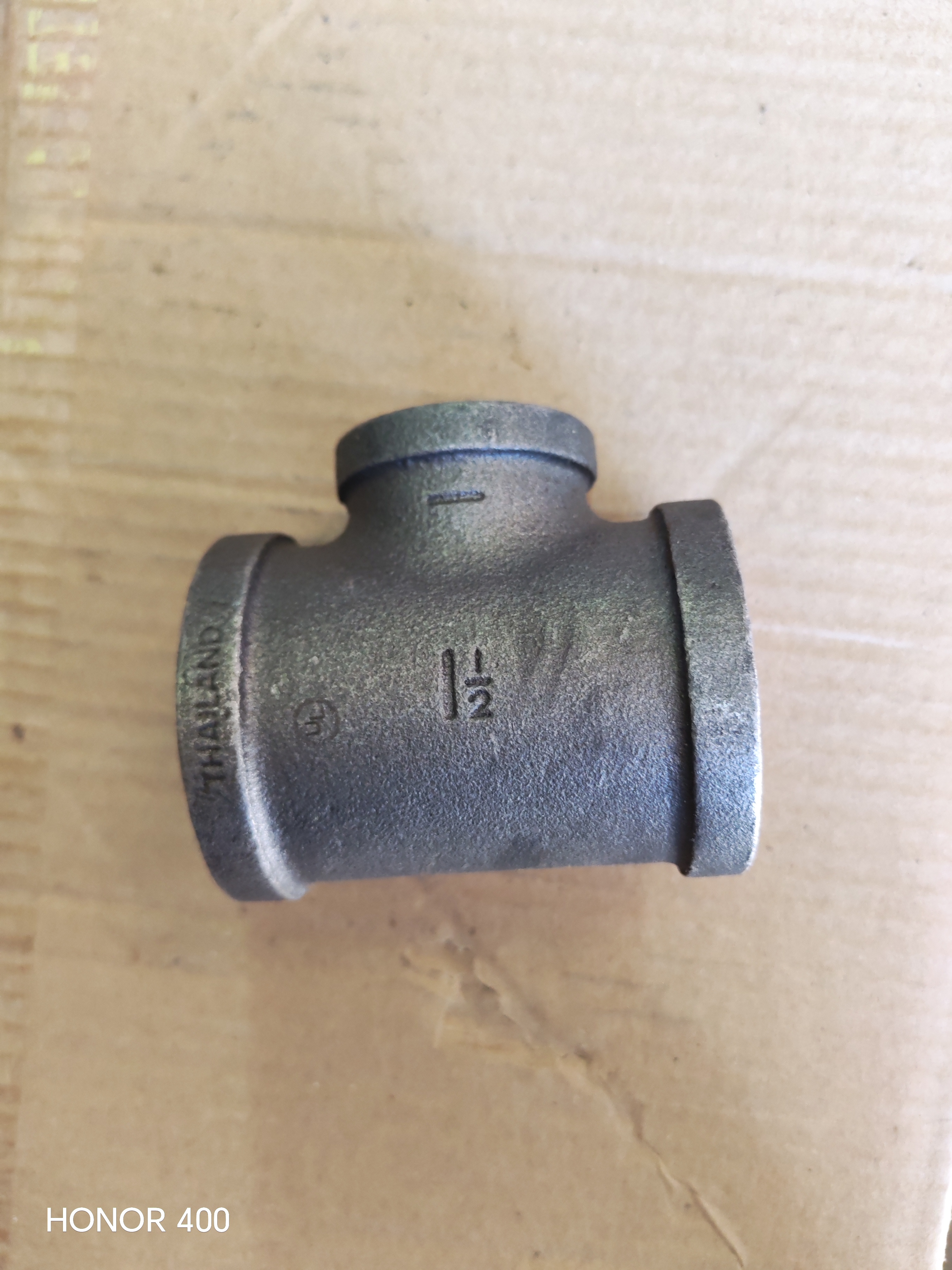 Black Reducing TEE Threaded 11/2"x1"