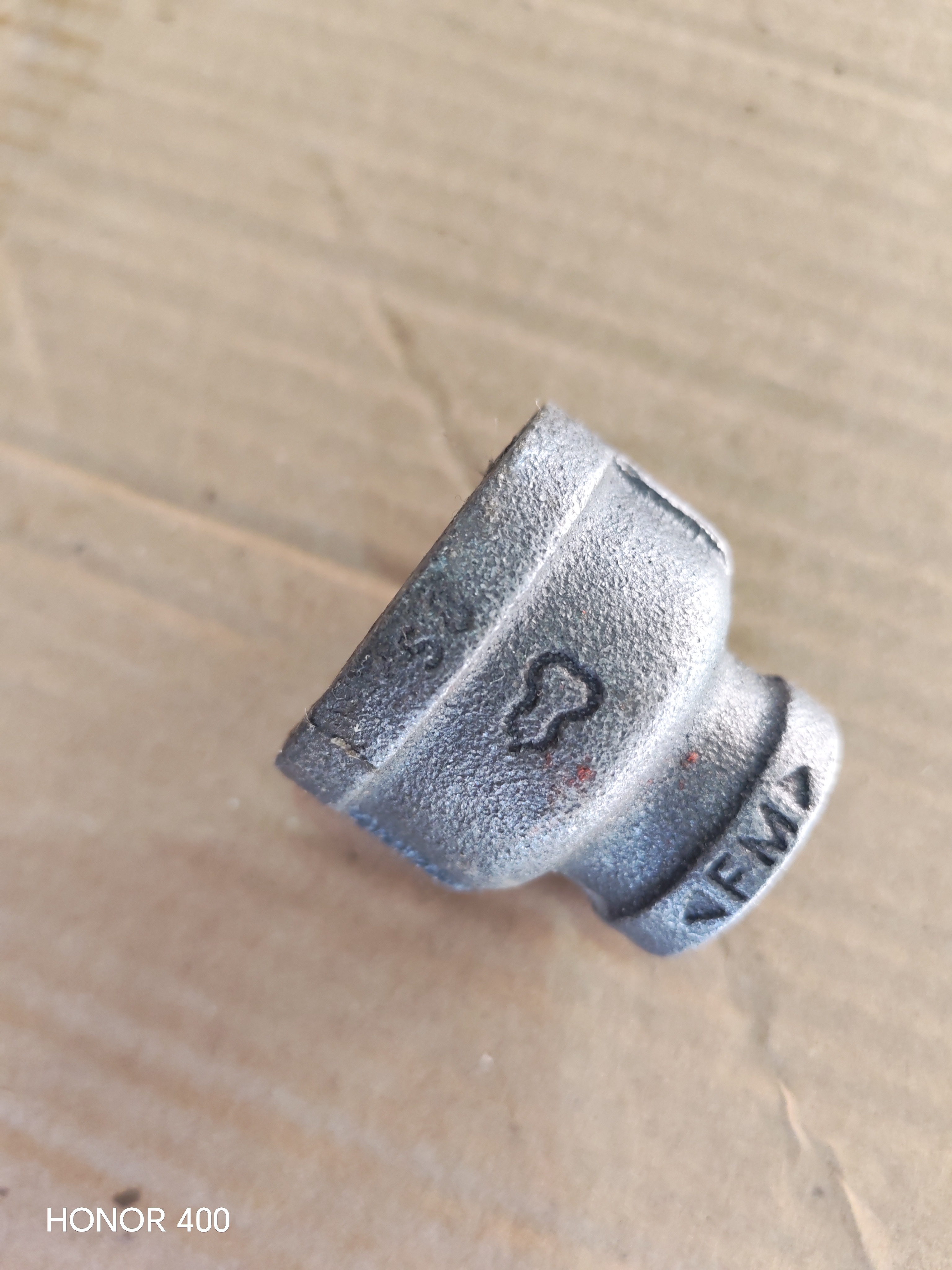 REDUCER THREADED BLACK 1 ' x 1/2 '