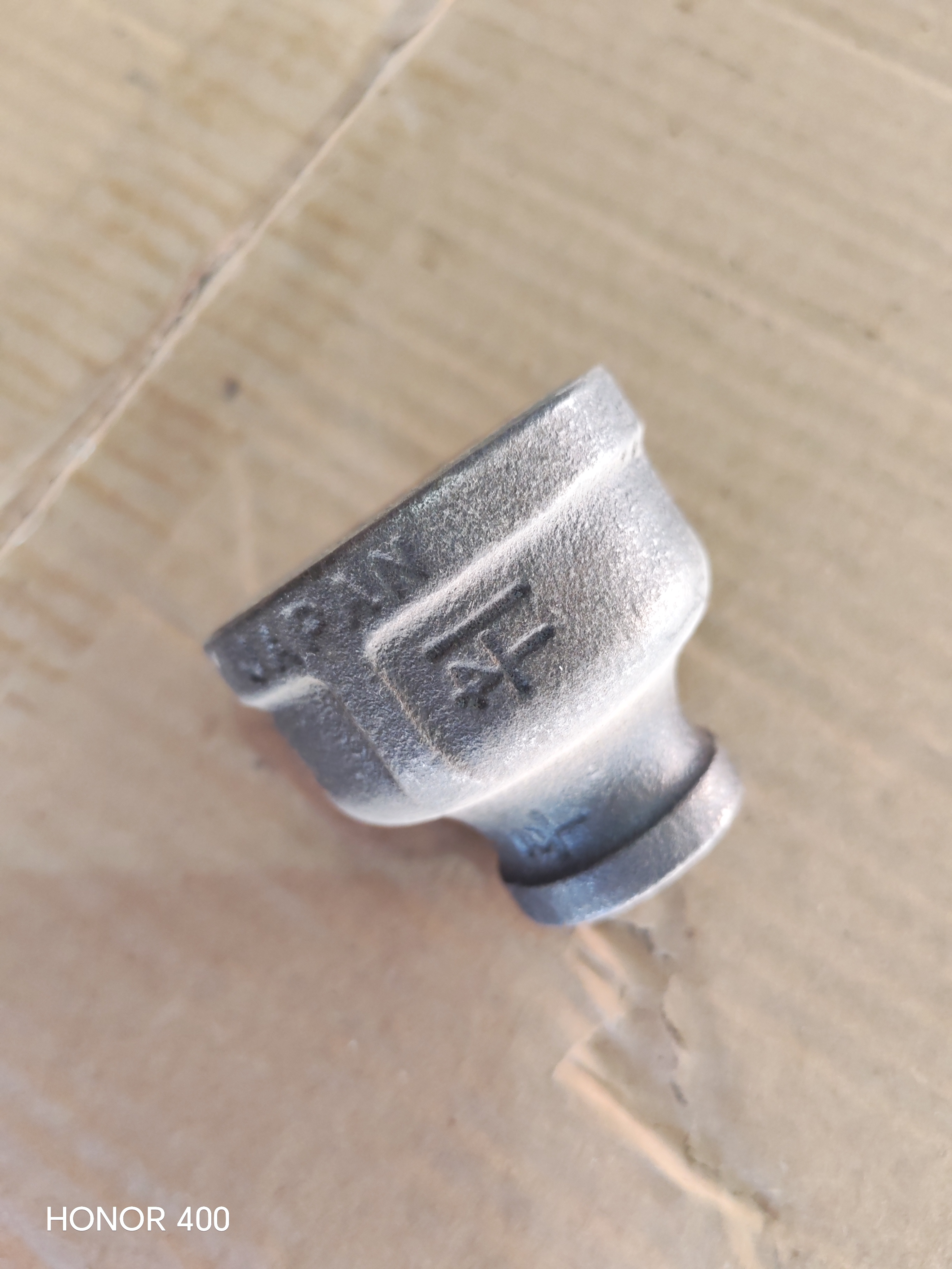 REDUCER THREADED BLACK 1 1/4 ' x 1/2 '