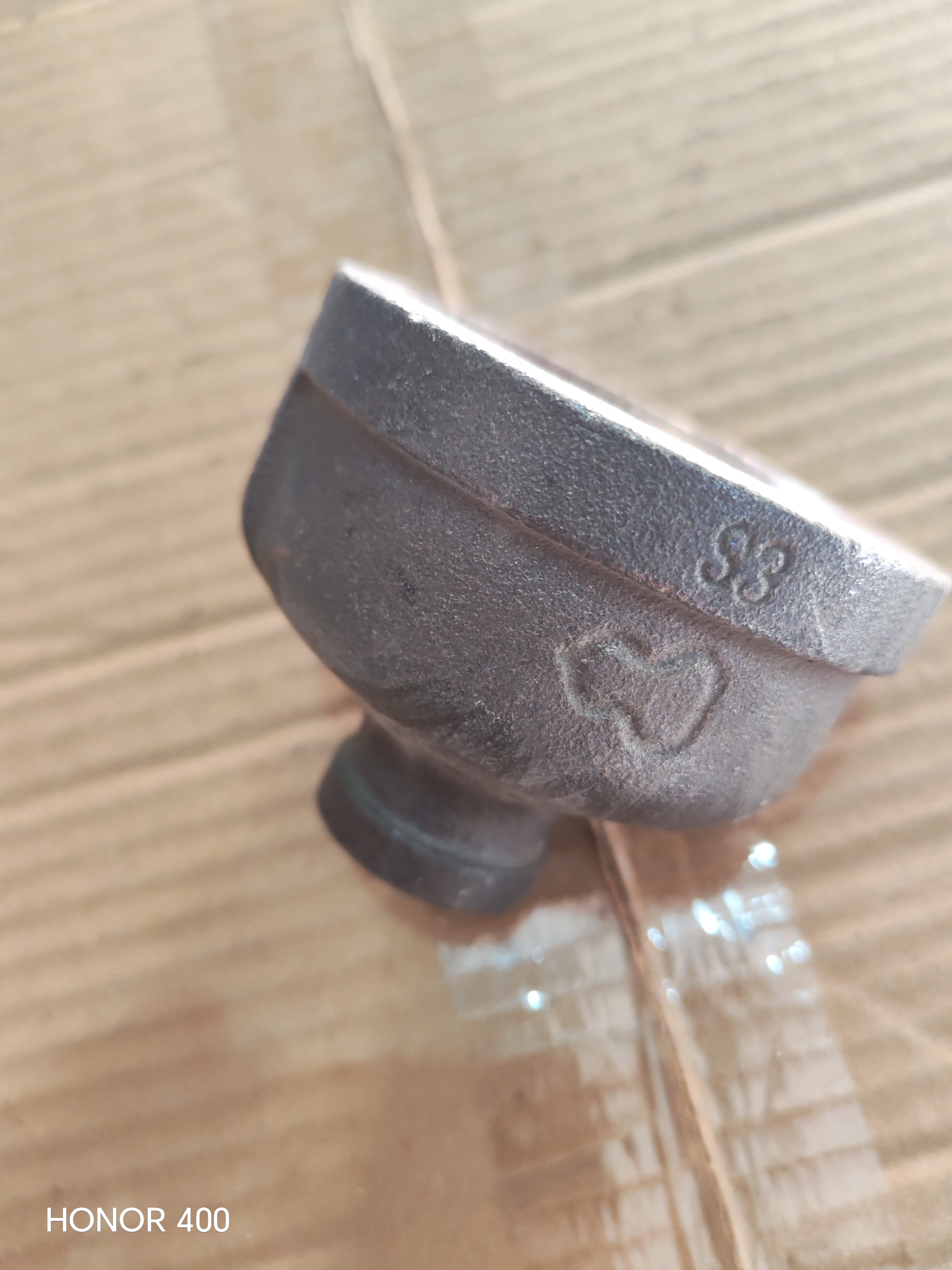 REDUCER THREADED BLACK 2 ' x 1/2 '