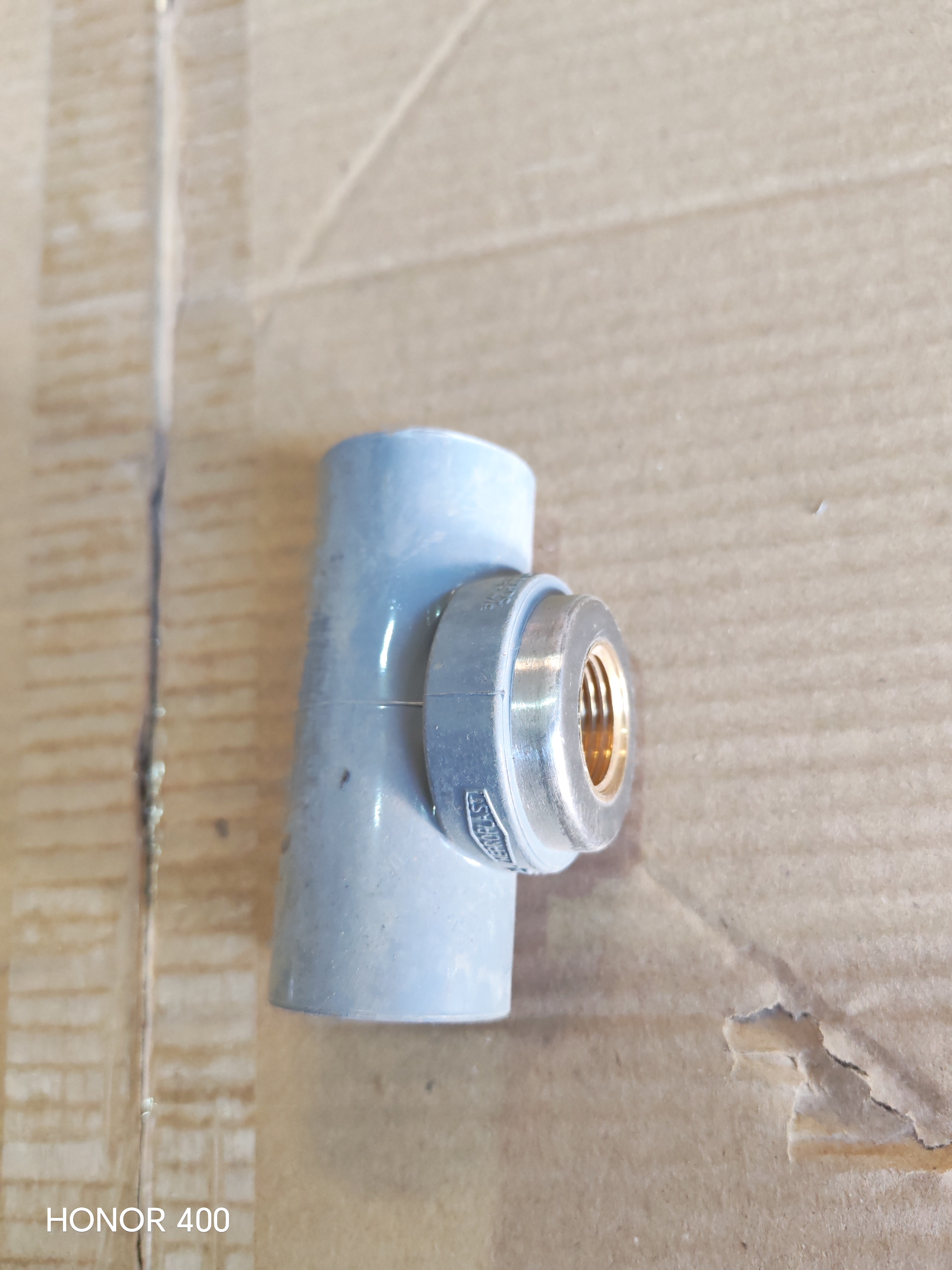 CPVC REDUCING TEE 3/4" X 1/2" (BRASS)