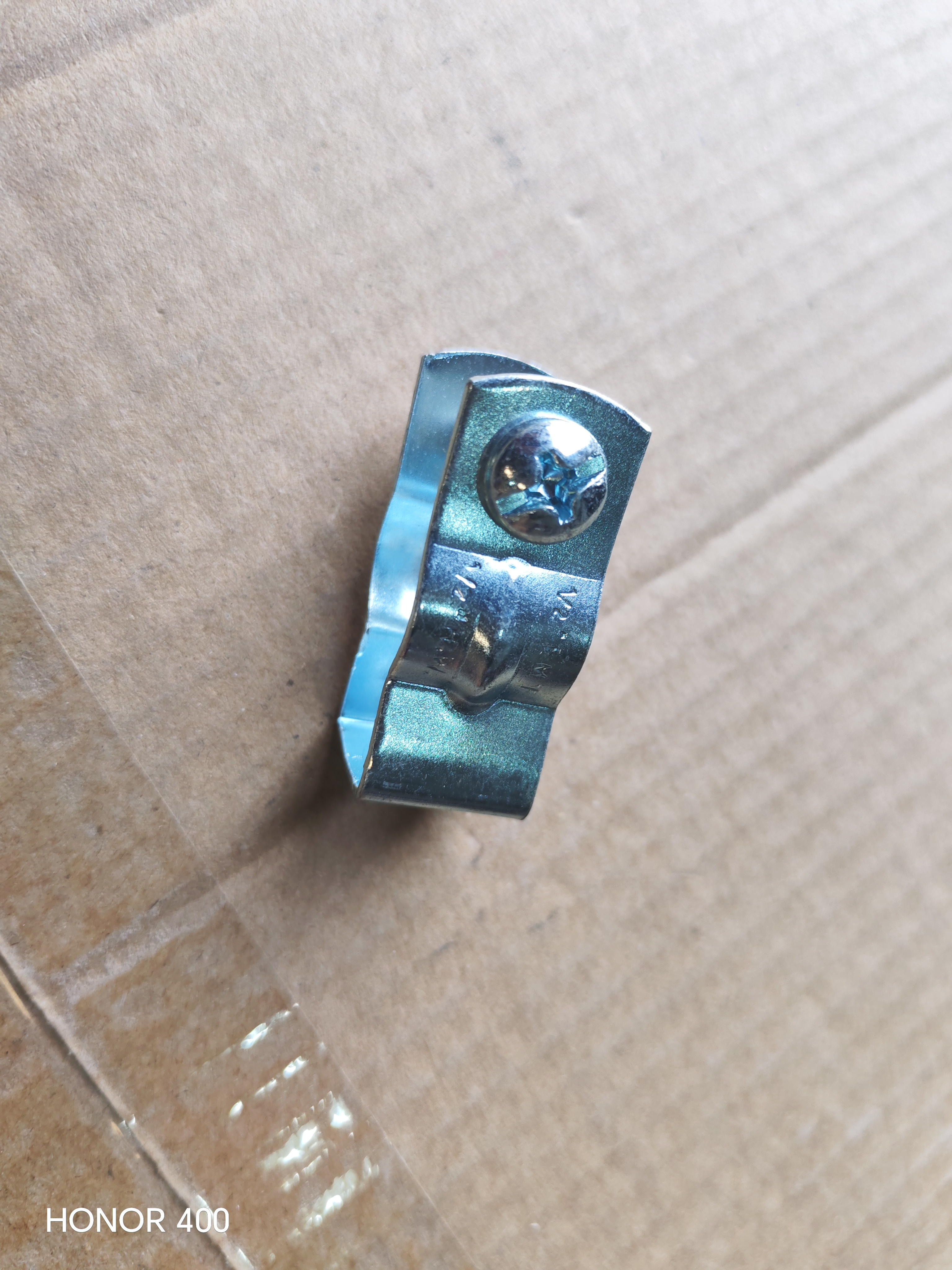 EMT CONDUIT HANGER 1/2'