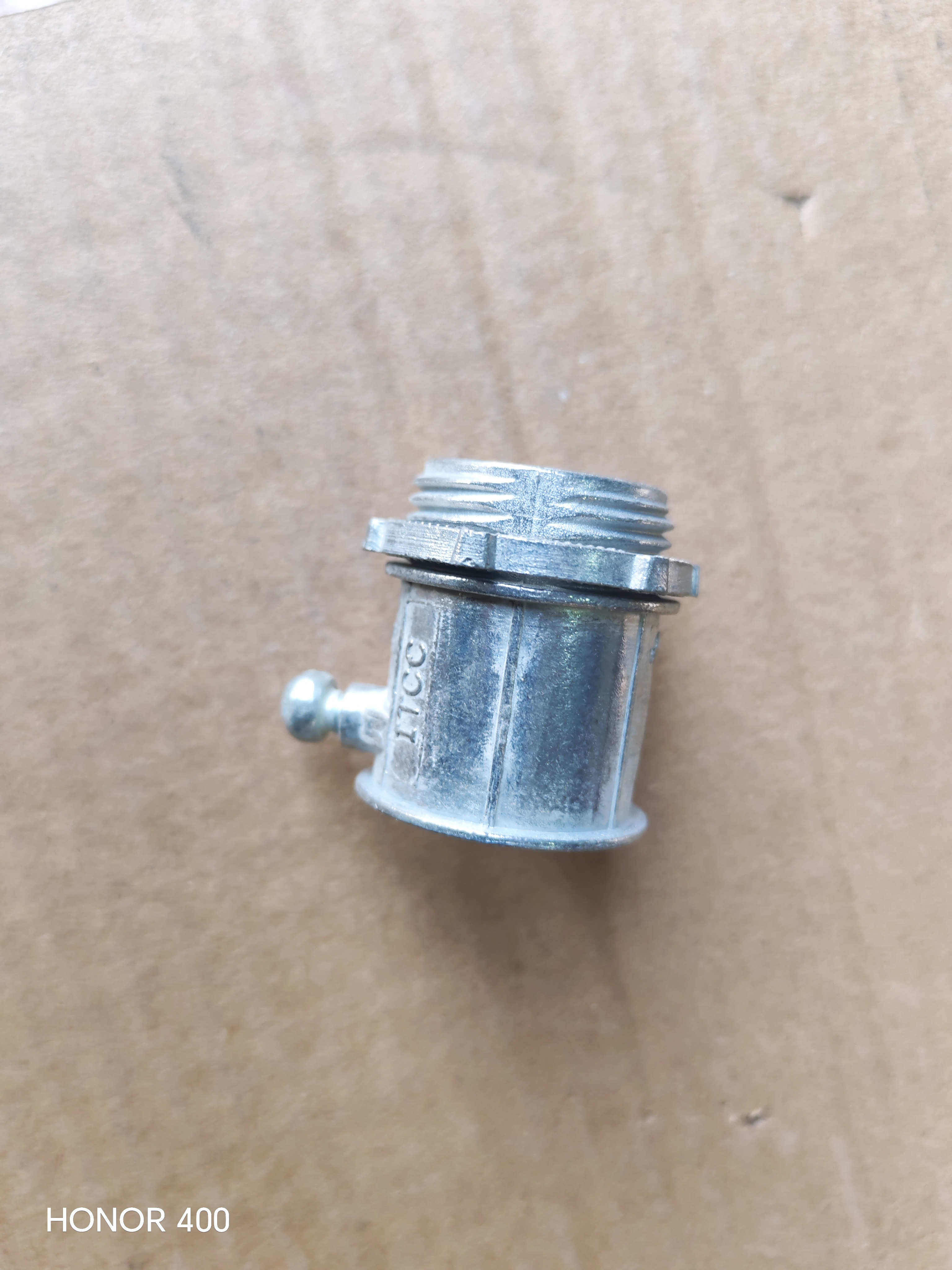 EMT SET SCREW CONNECTOR 3/4'