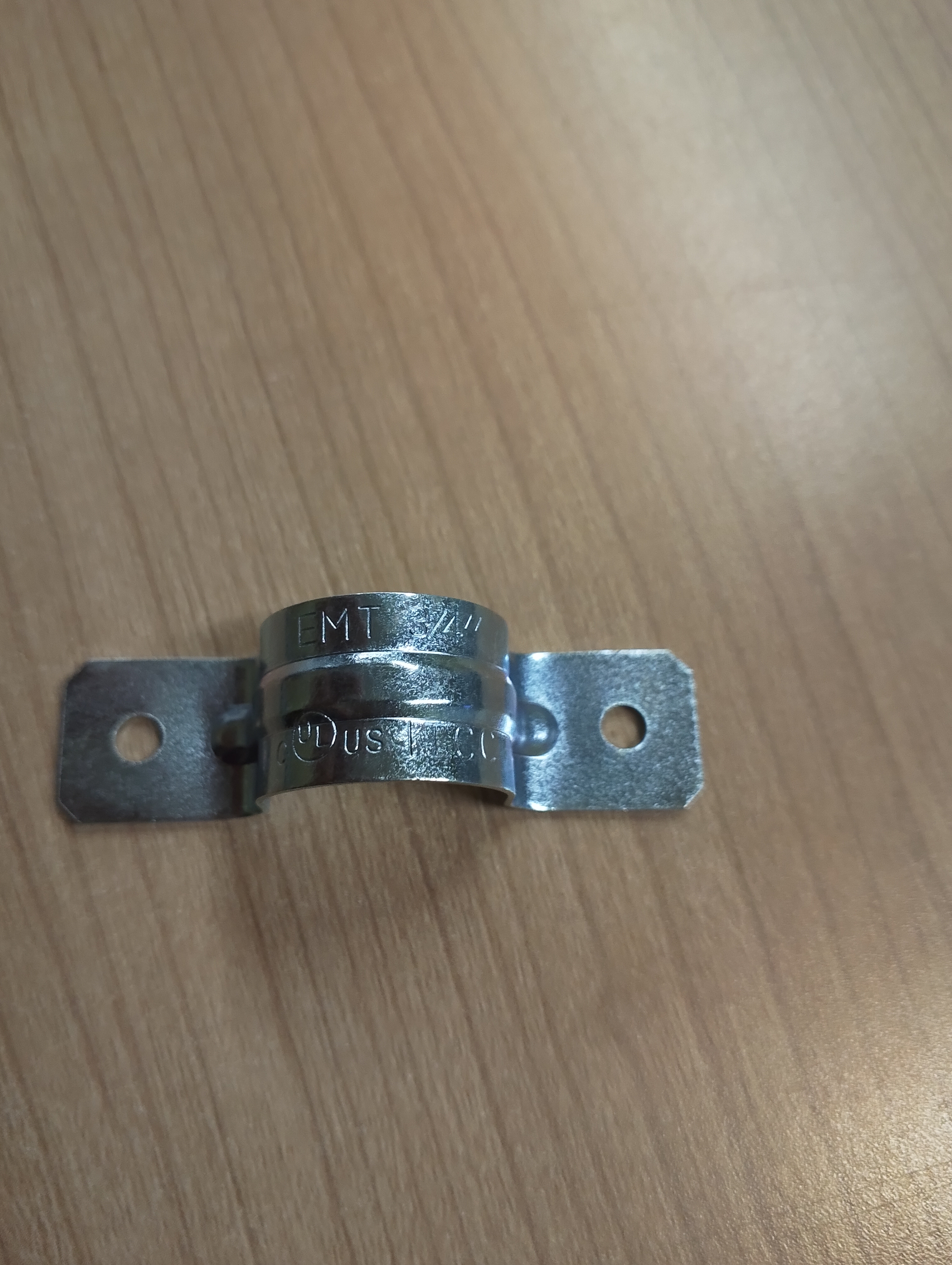 EMT TWO HOLE STRAP 3/4'