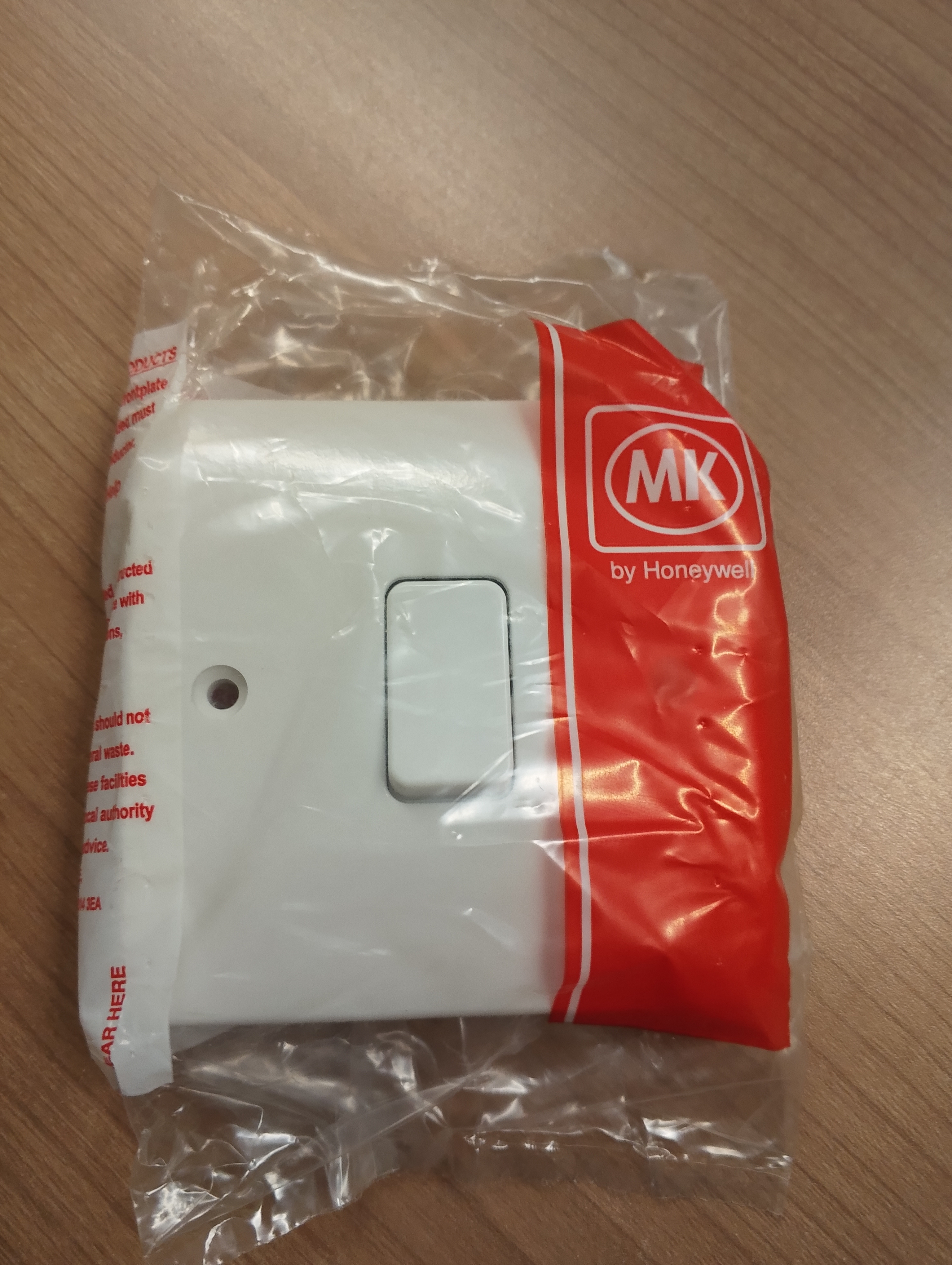 10A 1G SP 1 WAY PLATESWITCH (10K4870 WHI)