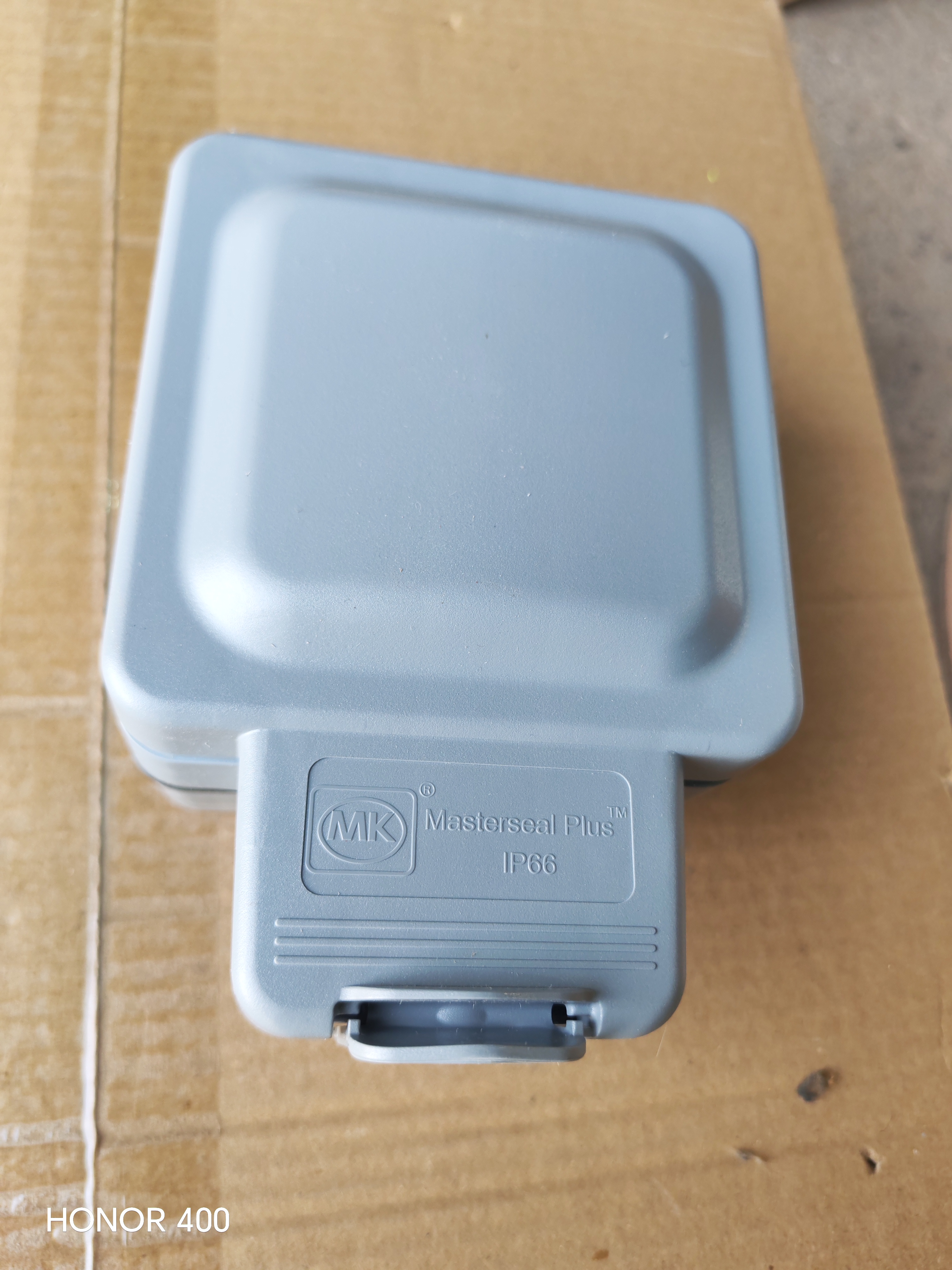 10K56410 GRY 13A SW FUSED CONN UNIT WITH FR FLEX OUTLET