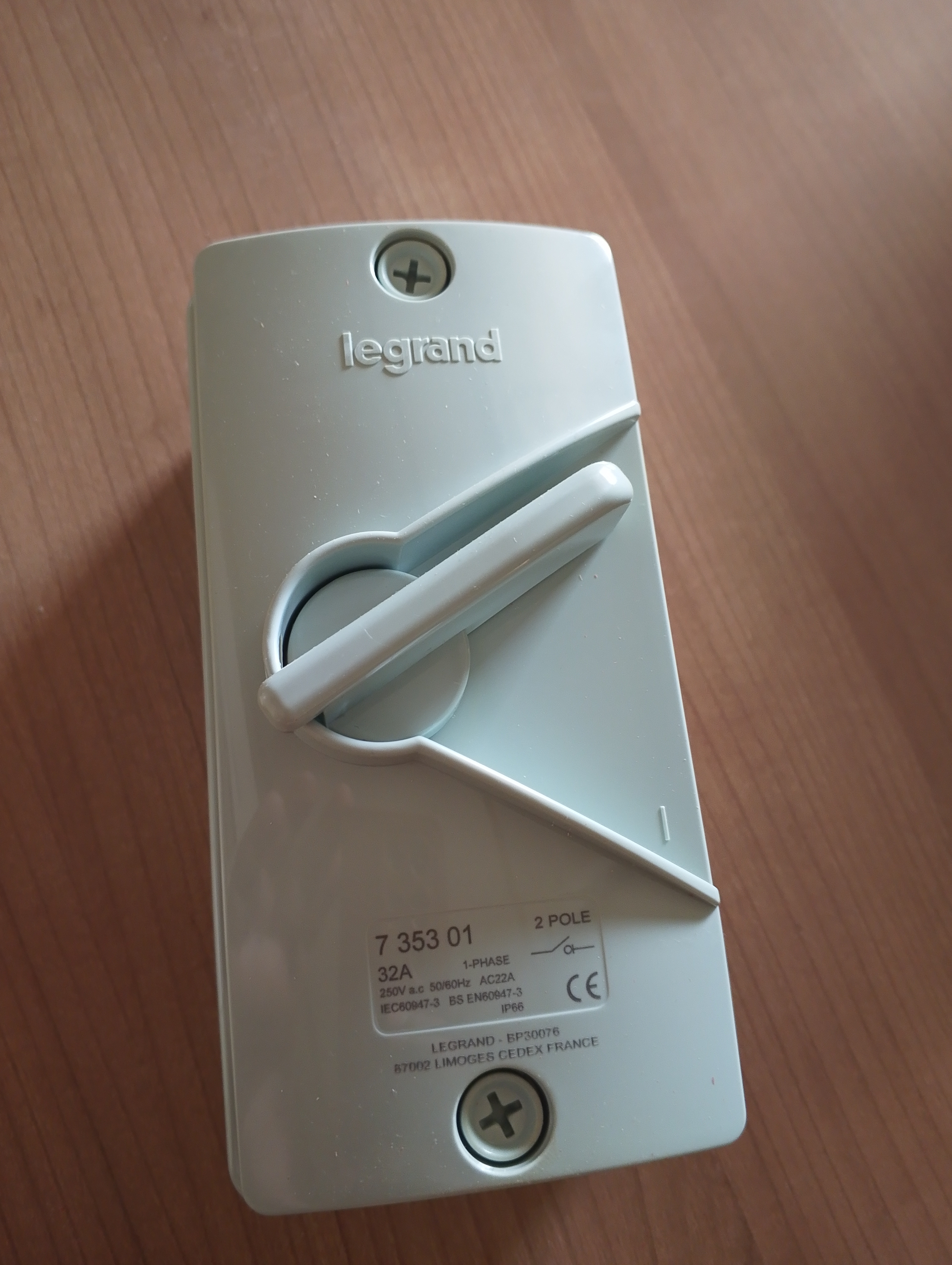 (113353)[LEG.735301] ISOLATOR SWITCH 32A 2P AC22