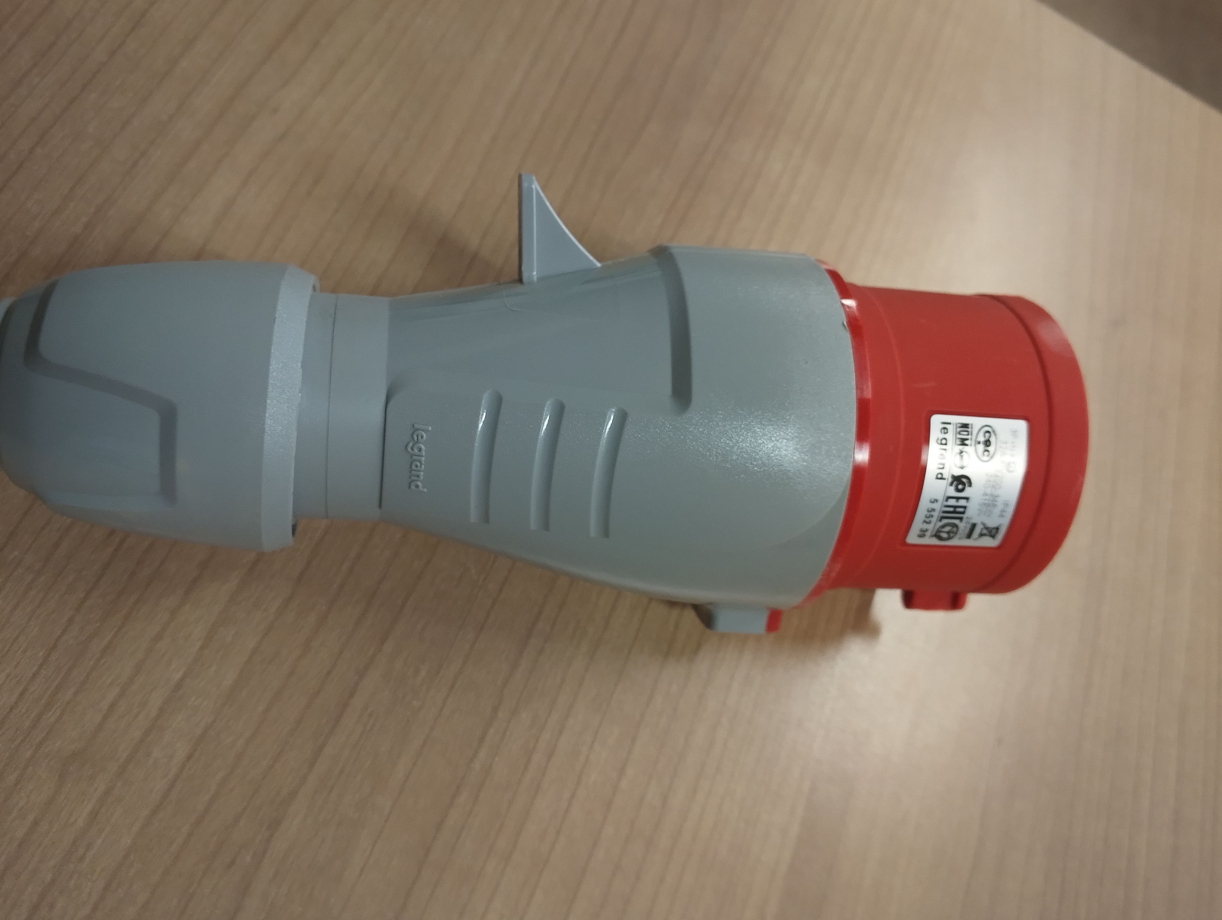 (111784)[LEG.555239] PLUG 32A 4P+E 380/415V IP44, P17