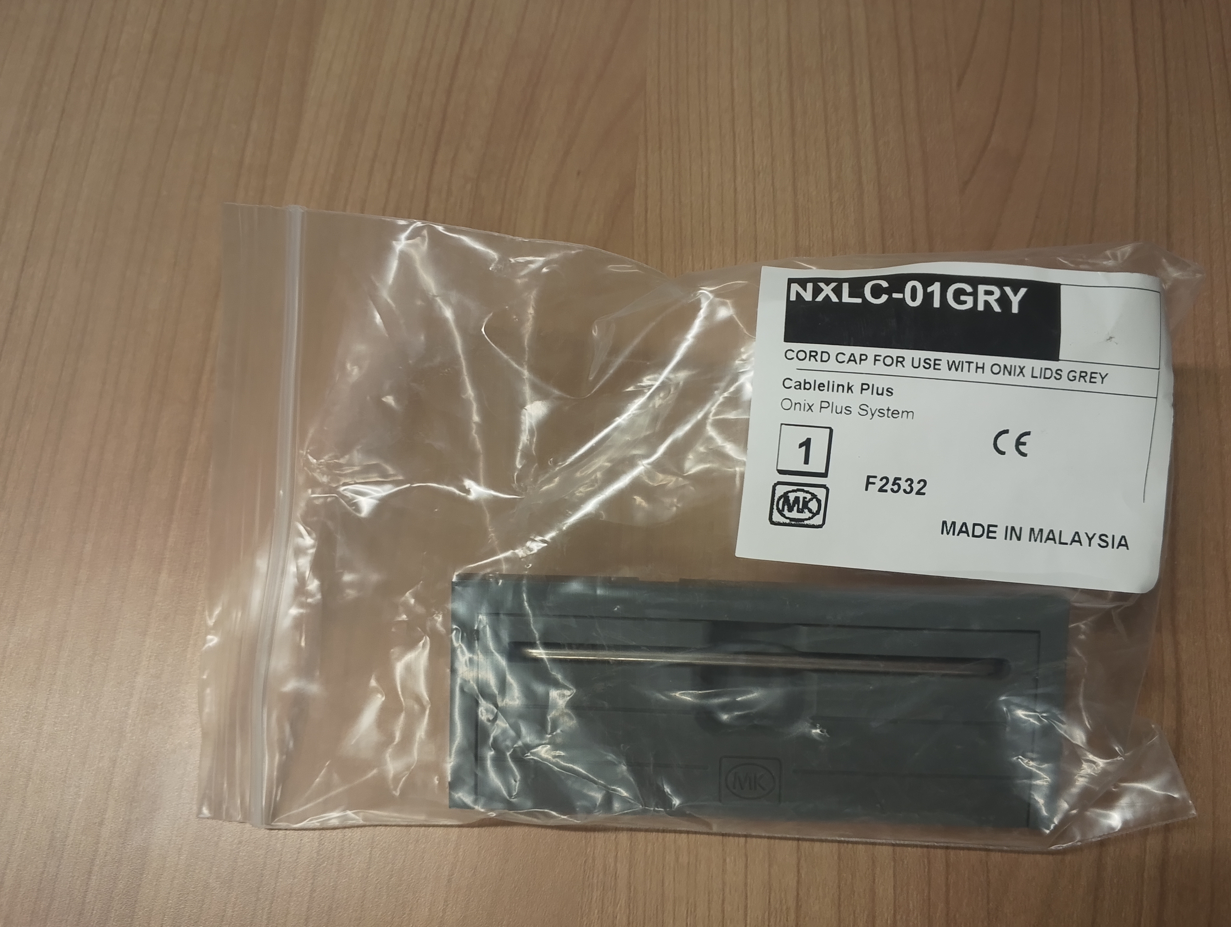 (14NXLC-01GRY) CORD CAP FOR USE WITH ONIX LIDS GRY