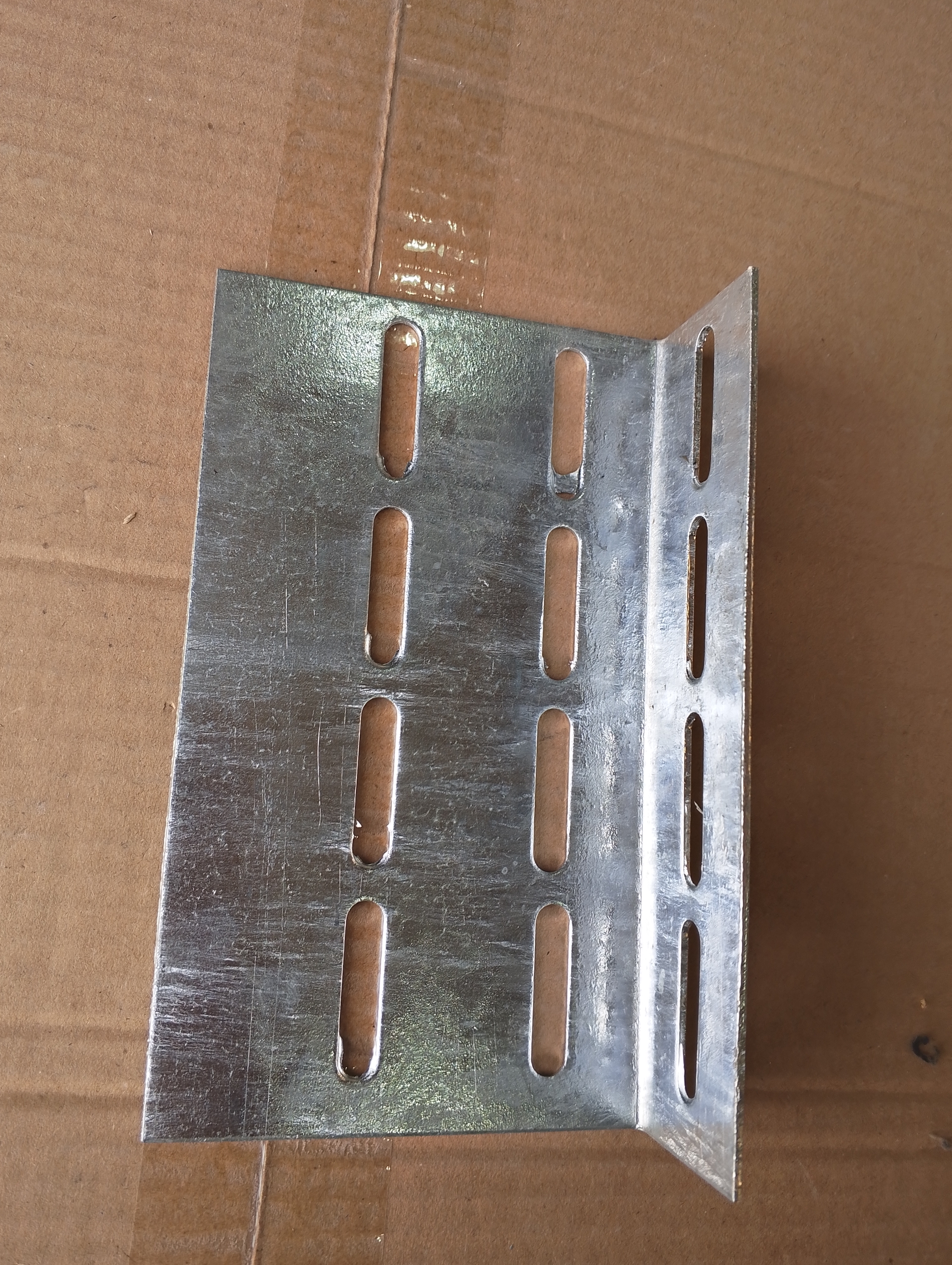 Angle Coupler 110mm Height C/Tray